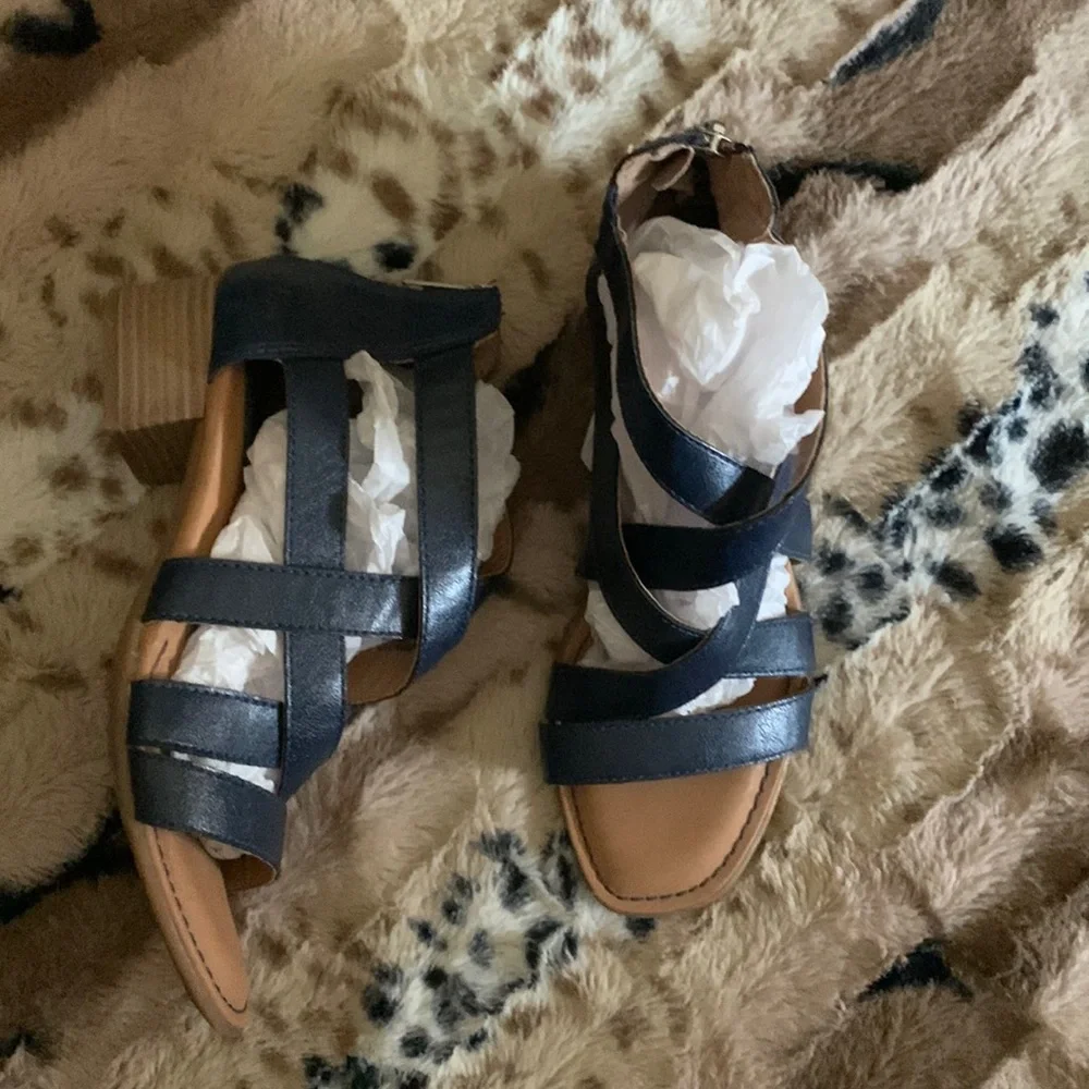 BORN B.O.C. Criss-Cross Strap Sandals / Heels — 6 - Picture 5 of 10